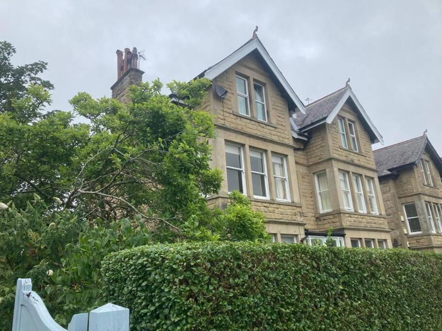 Spacious & Bright 3 Bed Harrogate Apartment 외부 사진