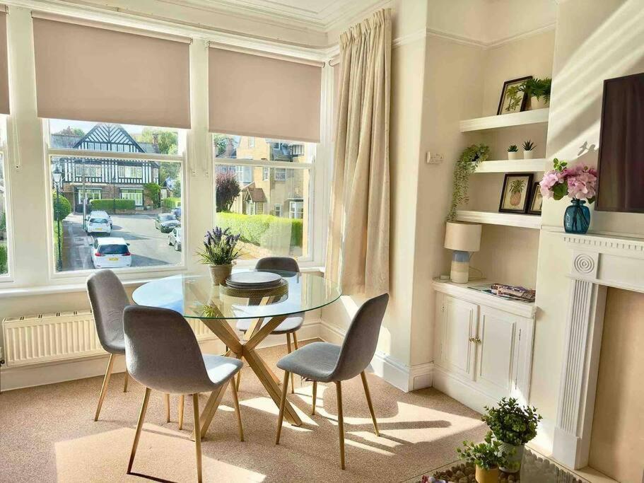Spacious & Bright 3 Bed Harrogate Apartment 외부 사진