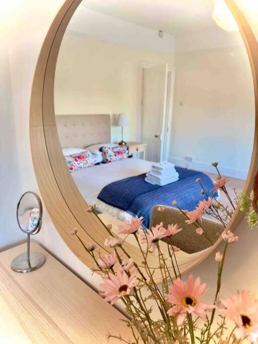 Spacious & Bright 3 Bed Harrogate Apartment 외부 사진